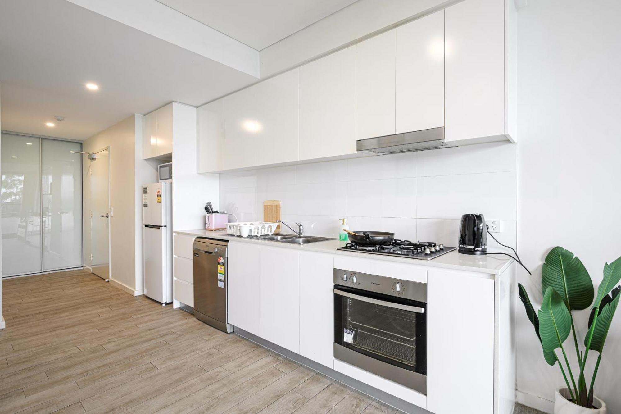 Liverpool Adorable 2Br Apt With Free Parking Warwick Farm Exterior photo